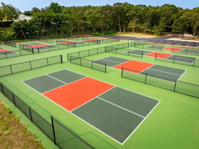 Thi công sơn chống nứt mặt sân pickleball tại Nha Trang